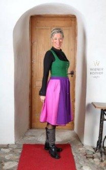 Regina Wienerroither im Ausseer Lodendirndl Stretchdridnl