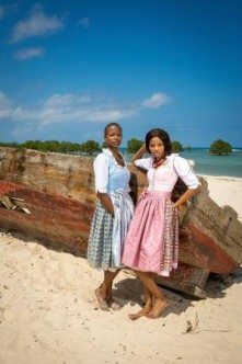 Afrikadirndl rosa blau