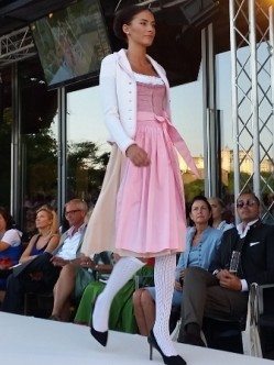 Sommer 2016 Julia Trentini rosa