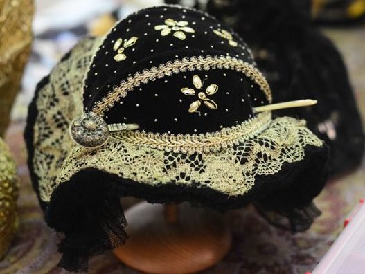 Die Goldhaube ist ein prunkvolles Accessoire zur Festtracht