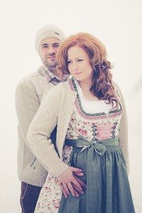 Ein Brautpaar in Tracht - ganz romantisch auf dem Nebelhorn