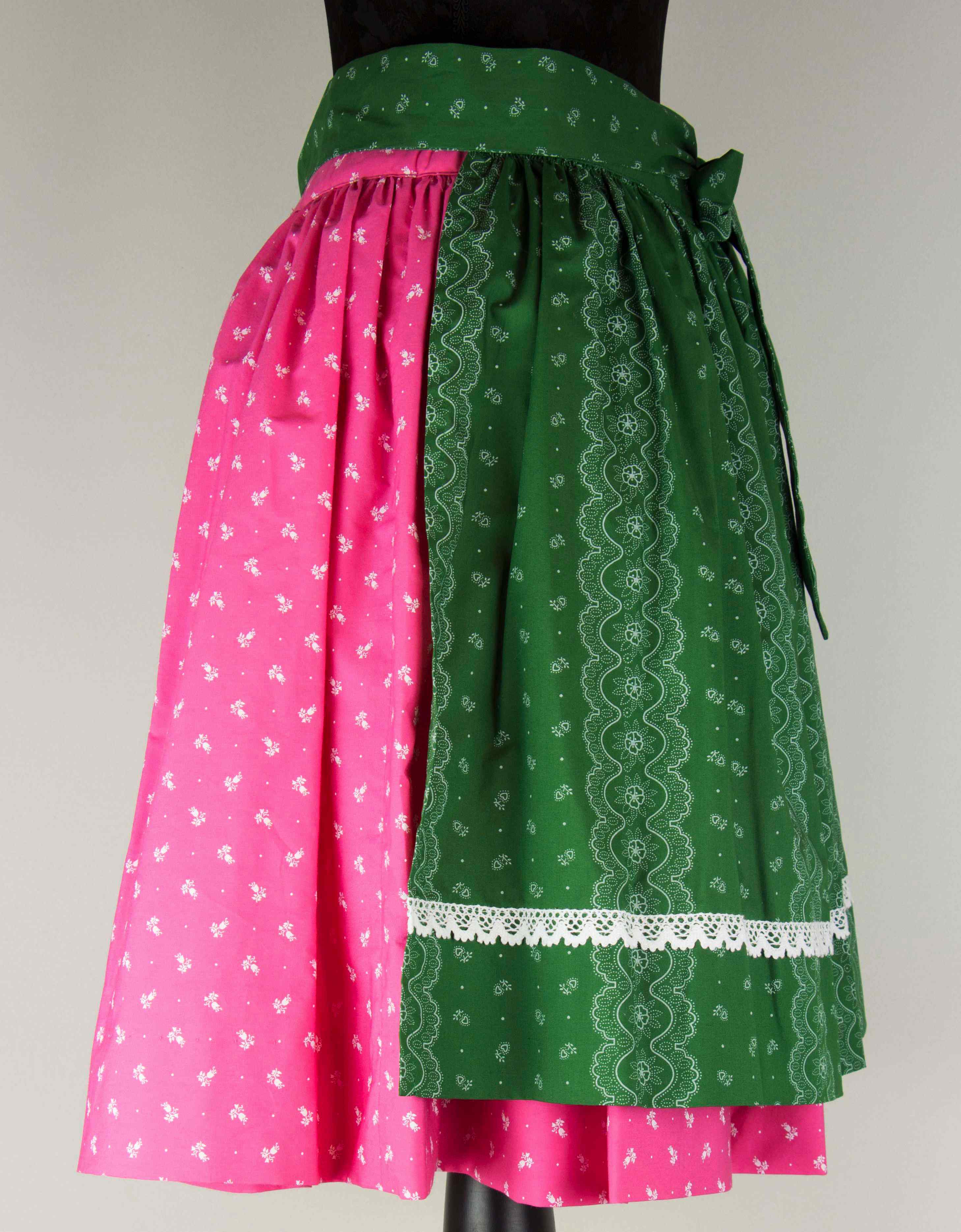 Dirndlrock mit Schürze