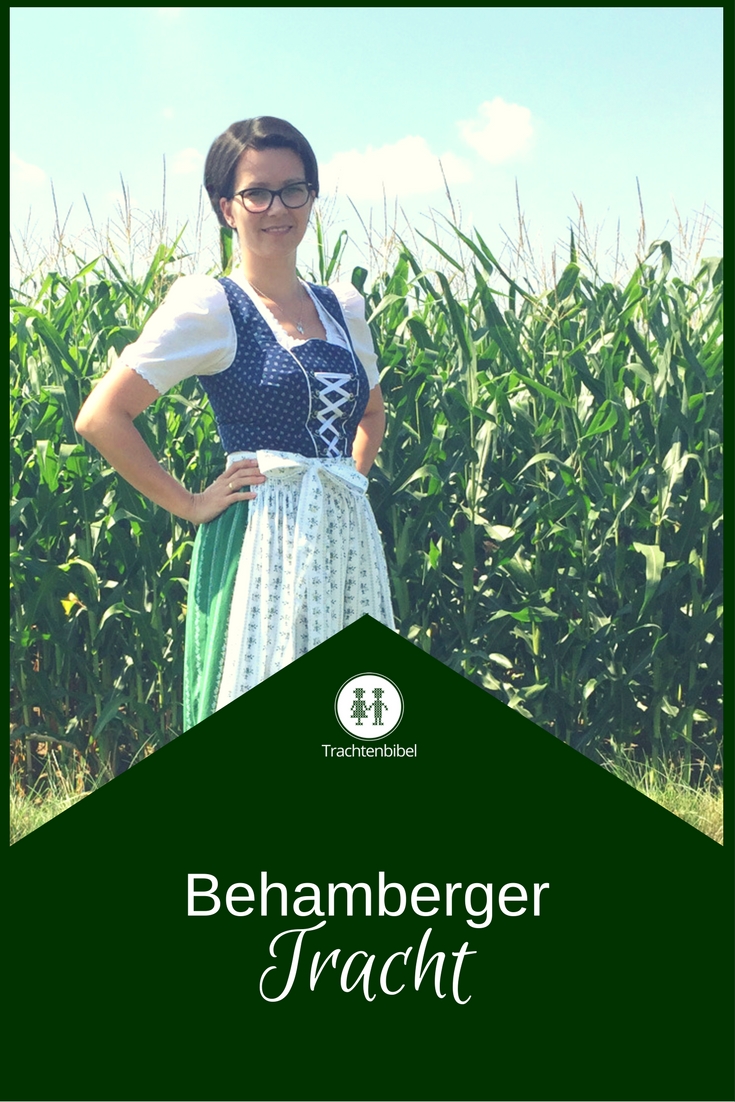 Die Behamberger Tracht mit ihrem typischen Erkennungszeichen - dem Dreiberg.