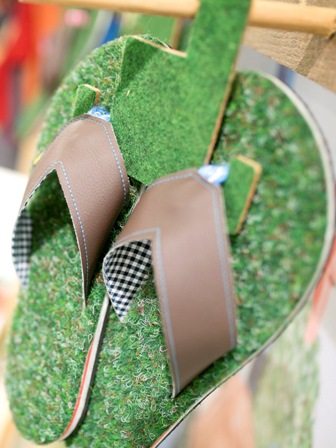 Flip Flops mit Grasfussbett
