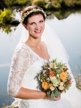 Brautkleid mit rustikaler Spitze Brautkleid mit rustikaler Spitze