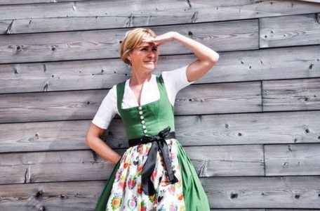 Wie sitzt ein Dirndl richtig