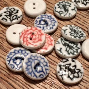 Porzellanknöpfe zum Dirndl von Ausseer Porzellan