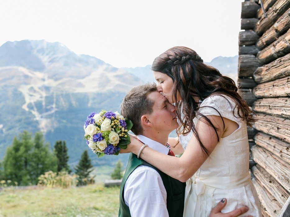 Brautpaar Trachtenhochzeit auf der Alm