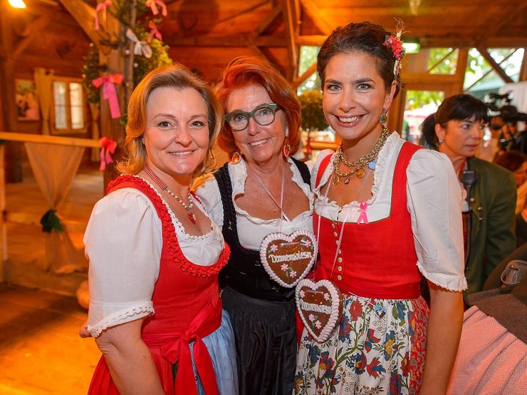 Claudia Wiesner, Inge Klingohr & Sonja Kato-Mailath auf der Damenwiesn 2016