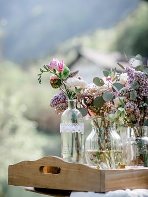 Blumendeko Trachtenhochzeit