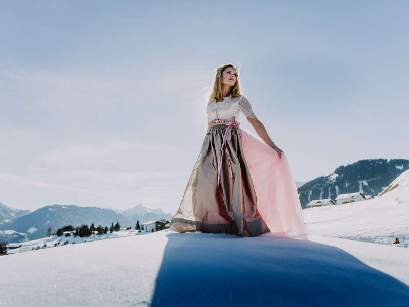 Wintertraum Im Dirndl Brautstrauss (1)