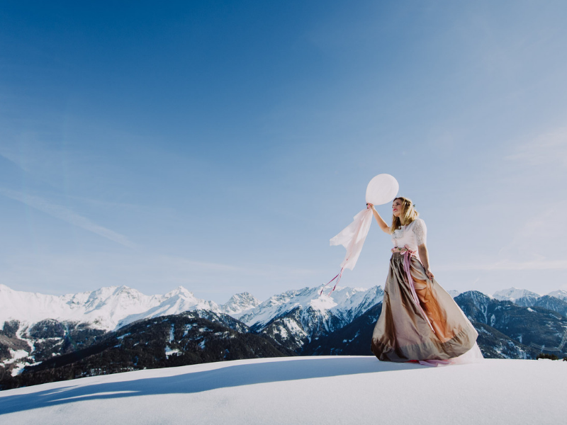 Wintertraum Im Dirndl